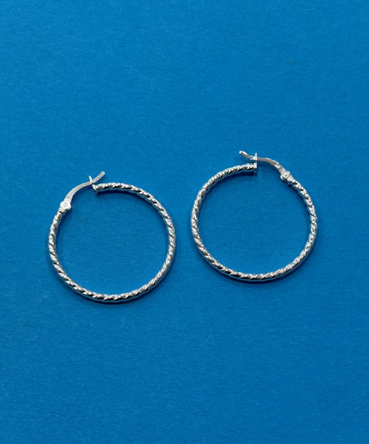 Sterling Silver Lightweight Subtle Twist Hoop Earrings (s) H091 - Image 2