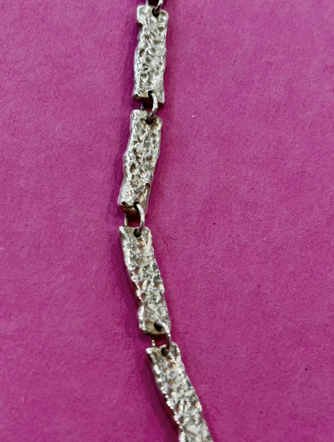 'Mullion' Sterling Silver Textured Heavyweight Statement Necklace - Image 4